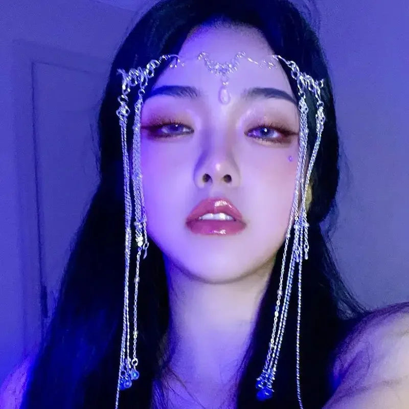 Tiara Correntinha de Cristal Feita à Mão – Joia de Cabelo com Strass e Correntes Frontais Estilo Noiva ou Festa