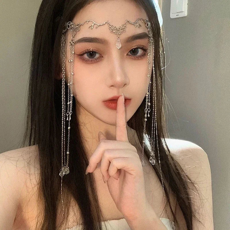 Tiara Correntinha de Cristal Feita à Mão – Joia de Cabelo com Strass e Correntes Frontais Estilo Noiva ou Festa